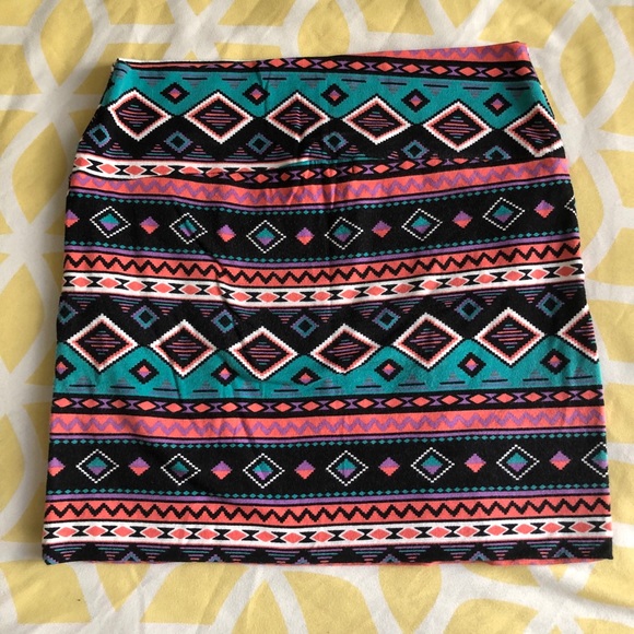 Tribal mini skirt - Picture 4 of 4
